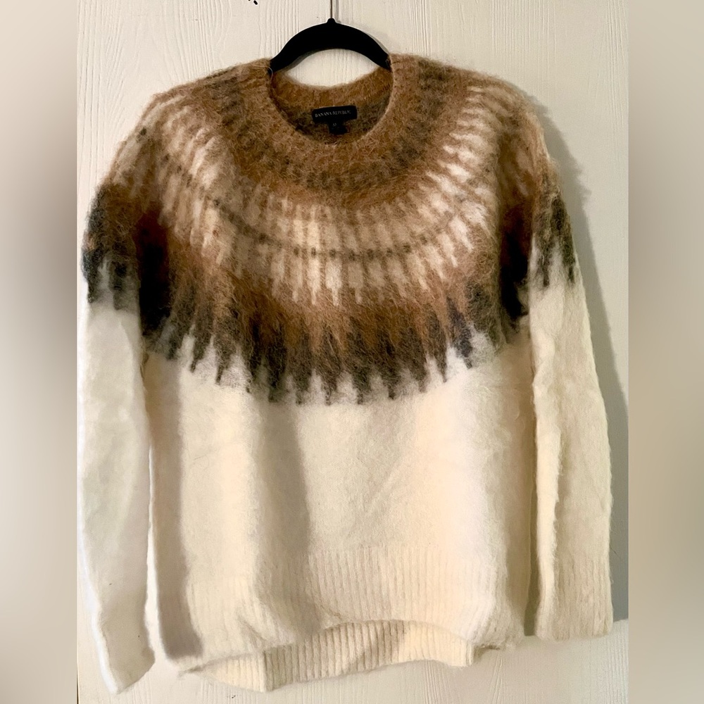 Banana Republic Fair Isle Sweater.  Never worn.  67% Alpaca, 31% Nylon, 2% spndx